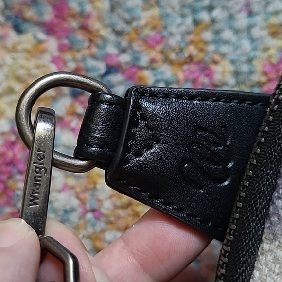 Wrangler Canvas Sling Crossbody Bag - Black and White - Picture 2 of 8